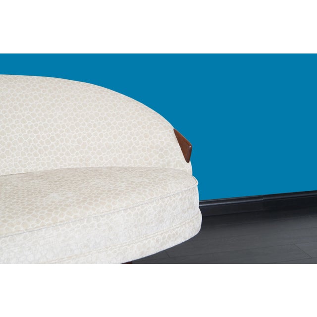 Craft Associates Mid-Century Modern "Cloud" Walnut Sofa by Adrian Pearsall For Sale - Image 4 of 10