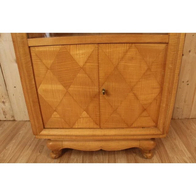 Wood Art Deco Showcase in Ondé Sycomore, 1930s For Sale - Image 7 of 10