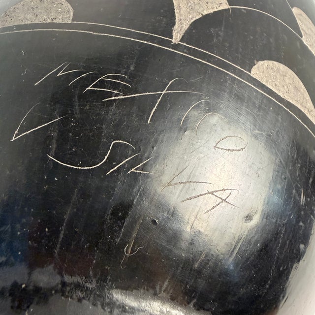 Vintage Mexican Black Pottery Two-Handled Vase, Signed v. Silva For Sale In Raleigh - Image 6 of 9