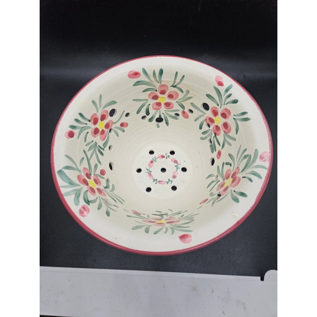 New Debco Handpainted Stoneware Ceramic Berry Bowl Colander