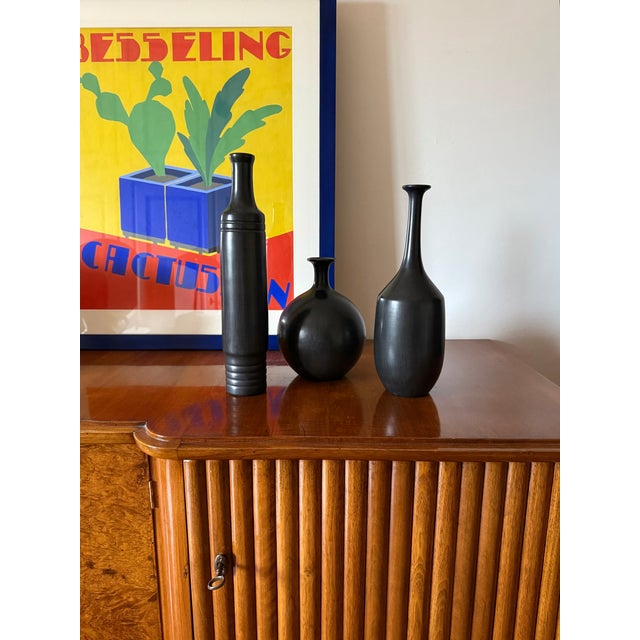 Midcentury set of 3 black bucchero ceramic vases Sebastiani Gubbio Italy 1960s H: 35,5 cm - 8 cm diam. H: 32 cm - 12 cm...