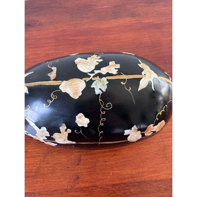 Late 19th Century Japanese Hand-Carved Melon Form Black Lacquer Box With Mother of Pearl Inlay For Sale - Image 5 of 12