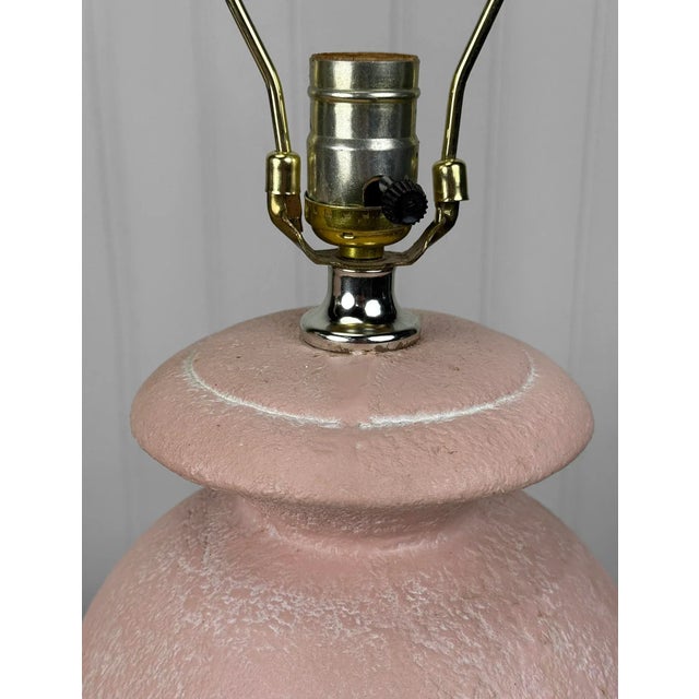 Sculpture Materials Vintage Coastal Palm Leaf Pink Chalkware Table Lamps - A Pair For Sale - Image 7 of 11