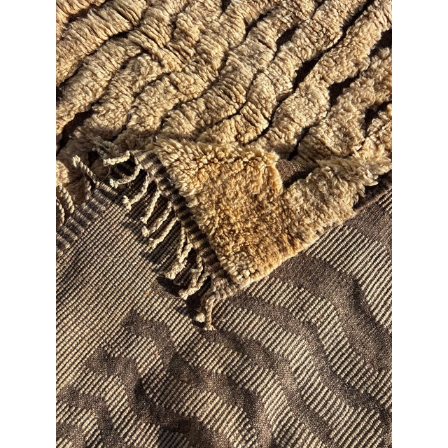 2020s Modern Moroccan Mrirt Rug – Cream Wool Texture Design For Sale - Image 5 of 9