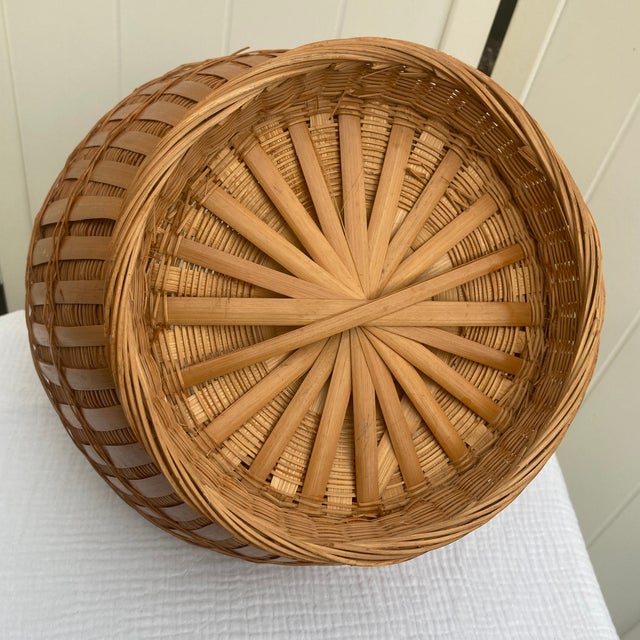 Mid-20th Century Chinese Lidded Bamboo Wedding Basket For Sale - Image 12 of 12