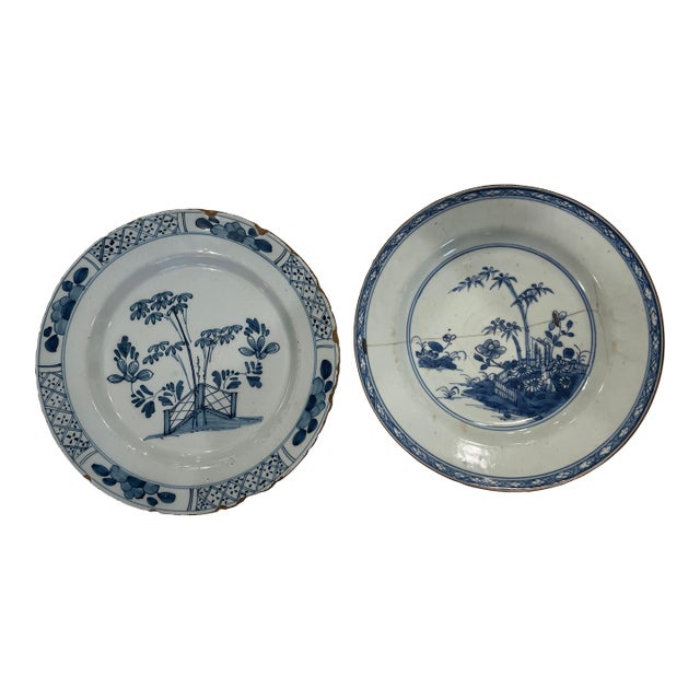 18th-Century Chinese Export Blue and White Plates, Set of 2 For Sale