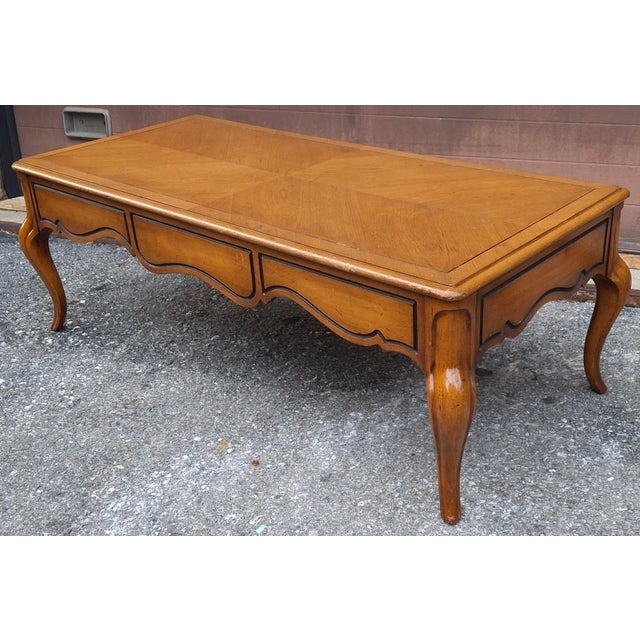 Weiman Mid 20th Century Weiman Mid Century Provincial Bookmatched Top Fruitwood Coffee Table For Sale - Image 4 of 10