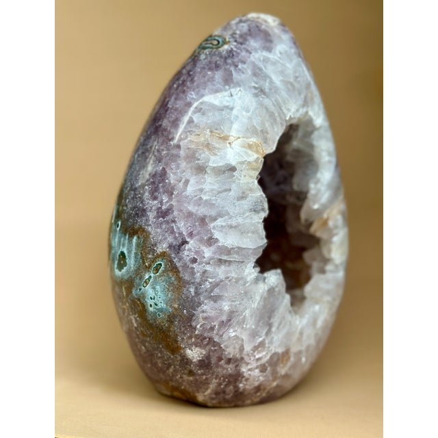 Museam Grade Egg-Shaped Amethyst and Quartz Geode Sculpture From Uruguay For Sale - Image 4 of 8