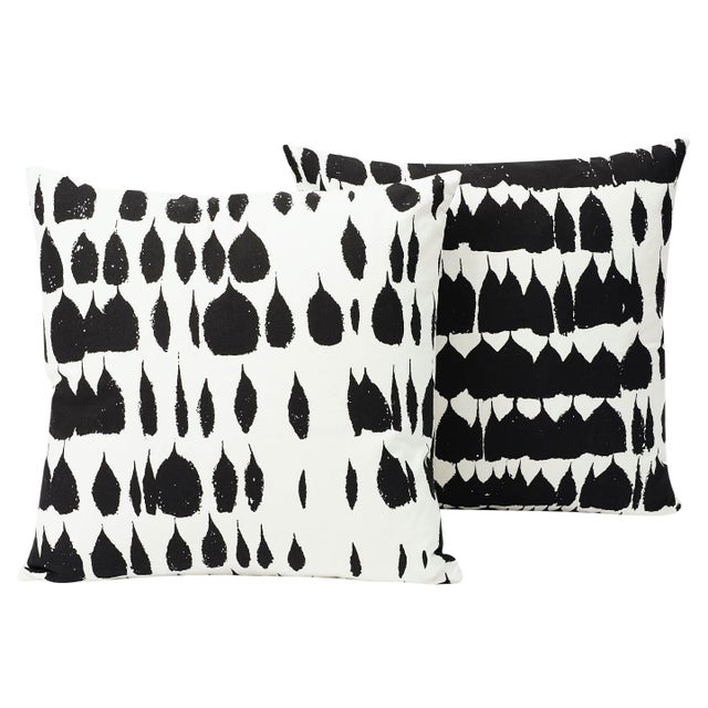 Mid-Century Modern Schumacher Queen of Spain 20" Pillow in Black For Sale - Image 3 of 6