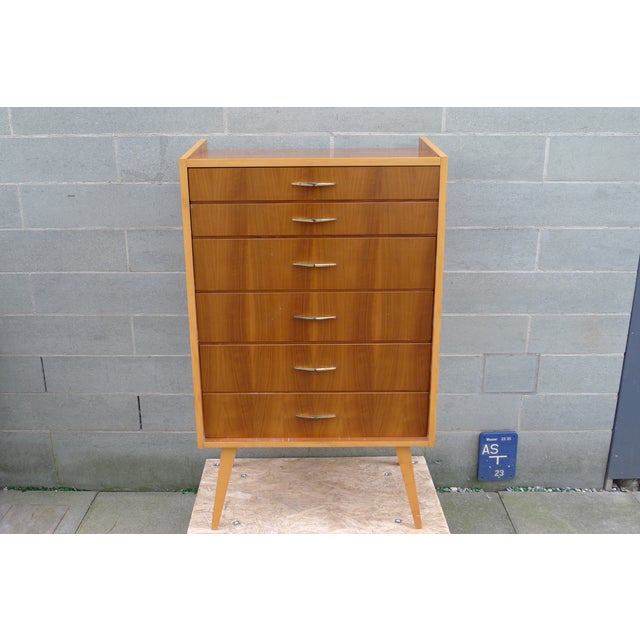 Mid-Century Chest of Drawers in Walnut and Maple with Brass Handles, 1950s For Sale - Image 17 of 17
