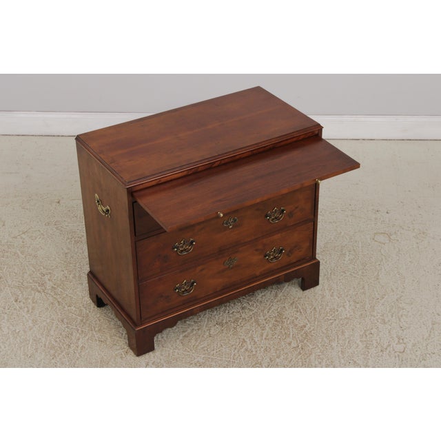 1980s Hekman Yew Wood Bachelors Chest of Drawers For Sale - Image 5 of 13