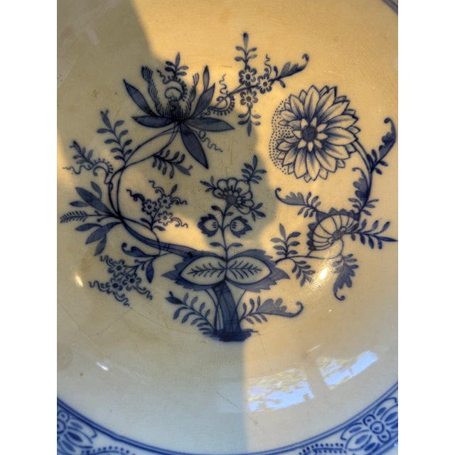 Late 19th Century Late 19th Century Villeroy & Boch Dresden Blue Onion Basin Bowl For Sale - Image 5 of 13