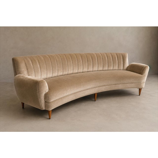 Brazilian Modern Sculptural Curved Sofa in Mohair and Caviúna Wood, 1960s For Sale - Image 12 of 18