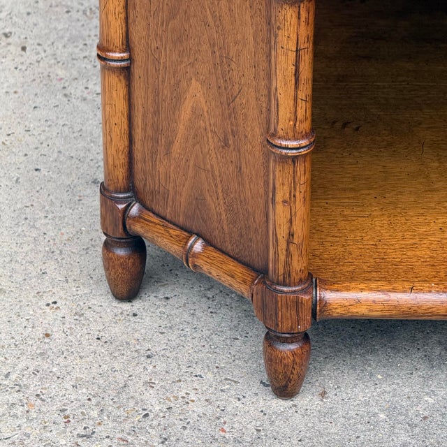 1970s Henredon Attributed Faux Bamboo Octagonal Tiered Side Table - Palm Beach Regency Style For Sale In Mobile - Image 6 of 12