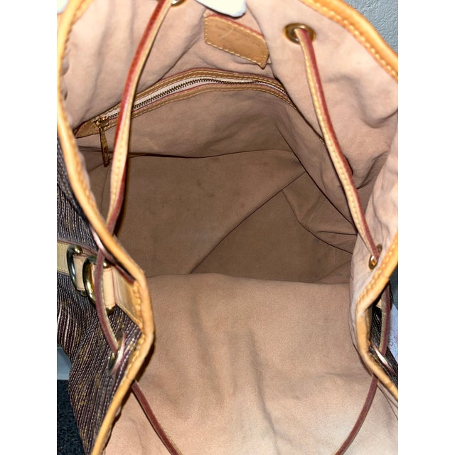 Louis Vuitton Eden Neo Draw String Tote For Sale - Image 10 of 12