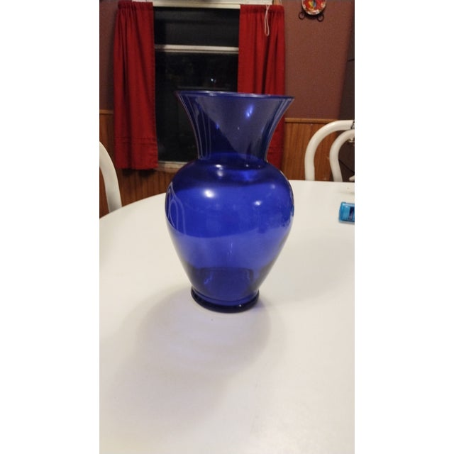 American 1950s Cobalt Blue Glass Vase For Sale - Image 3 of 4