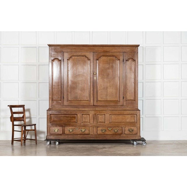 Large English Oak Livery Cupboard, 1790 For Sale - Image 4 of 18