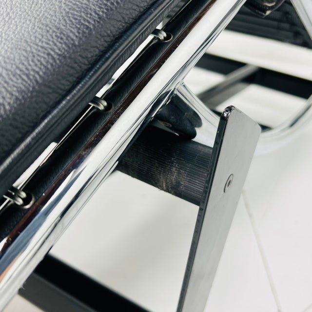 1970s Black Leather & Chrome Lounge in the Style of Le Corbusier For Sale - Image 9 of 12