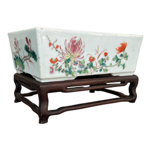 Antique 19th Century Chinese Famille Rose Porcelain Rectangular Planter or Cachepot