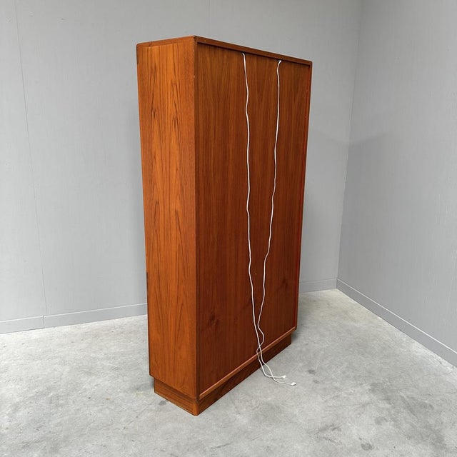 Danish Display Cabinet in Teak by Dyrlund, 1980s For Sale - Image 14 of 15