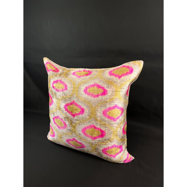 Introducing a stunning Turkish velvet ikat pillowcase, expertly handwoven from the finest silk and adorned with vibrant...