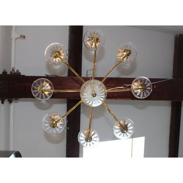 Mid-Century Modern 1950s Brass and Etched Glass Chandelier by Lightolier For Sale - Image 3 of 11