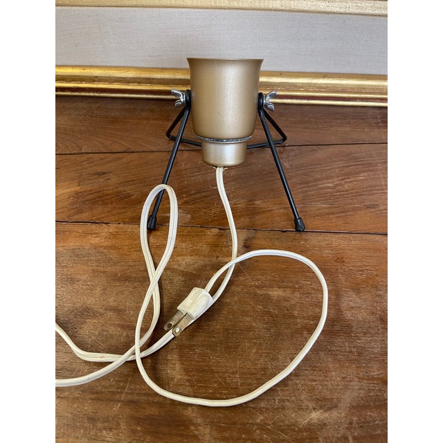 1970s Vintage Mid-Century Modern Adjustable Tripod Table Lamp For Sale - Image 5 of 12