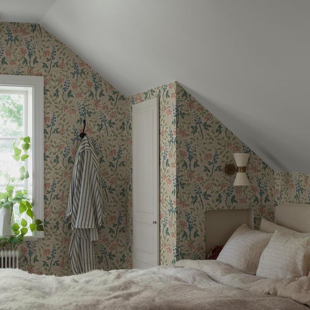 English Boråstapeter Trädgårdsfröjd Wallcovering In Natural For Sale - Image 3 of 4