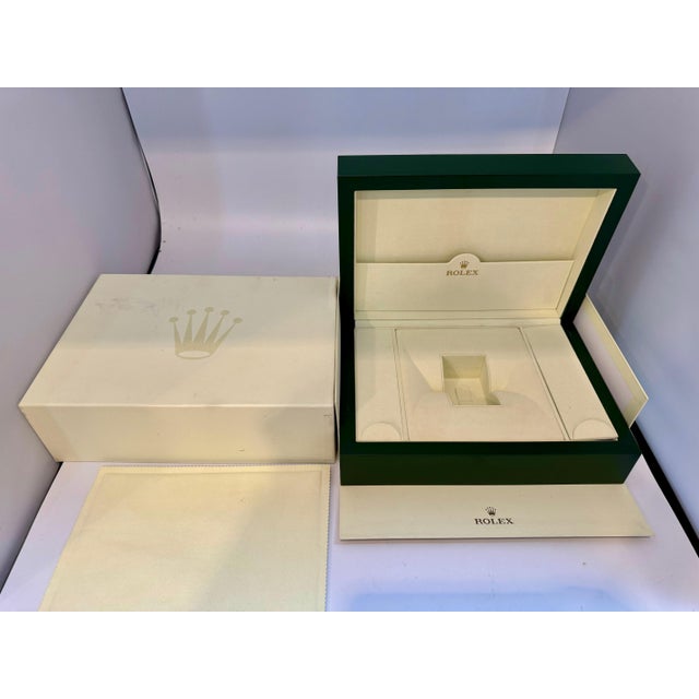 Rolex Watch Box, New Creme Empty Acs. Oyster Perpetual Daytona GMT Datejust For Sale - Image 9 of 18