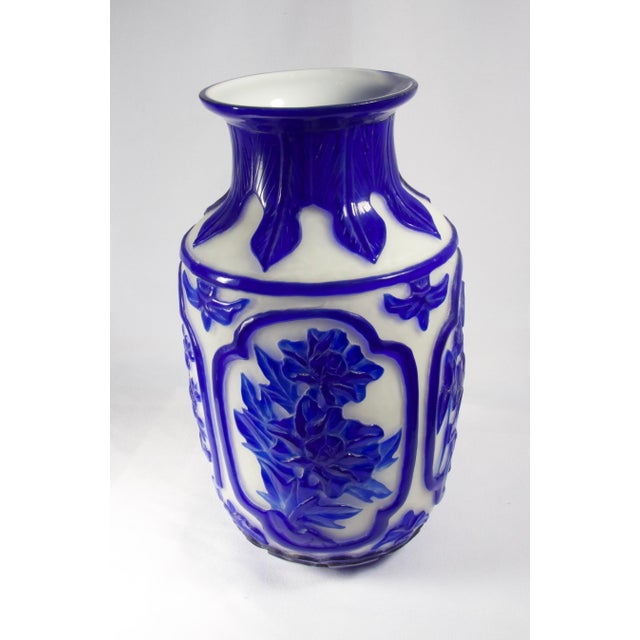 Chinoiserie Early 20th Century Traditional Glass Peking Vase For Sale - Image 3 of 9
