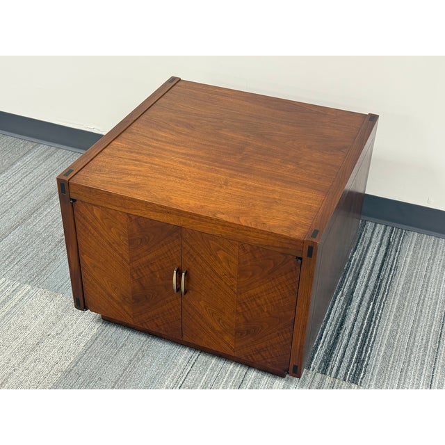 Lane Furniture Lane Mid-Century Modern Walnut Side Table Cabinet For Sale - Image 4 of 11