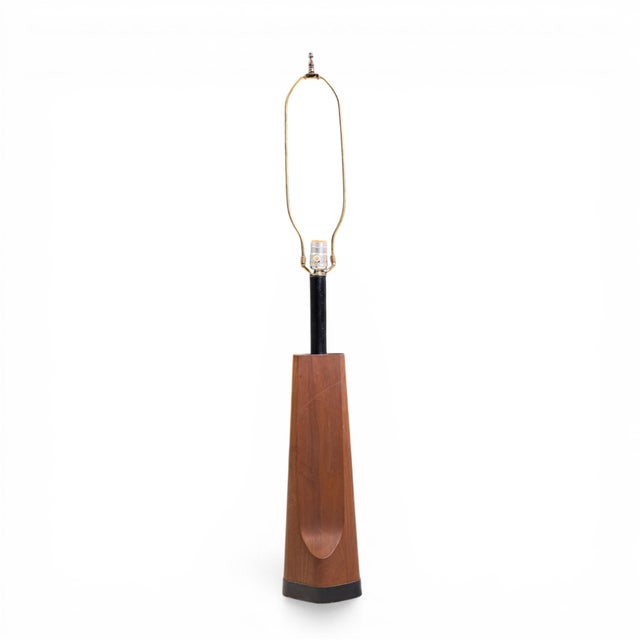 Richard Barr for Laurel Mid Century Walnut Table Lamps - Pair For Sale In Chicago - Image 6 of 7
