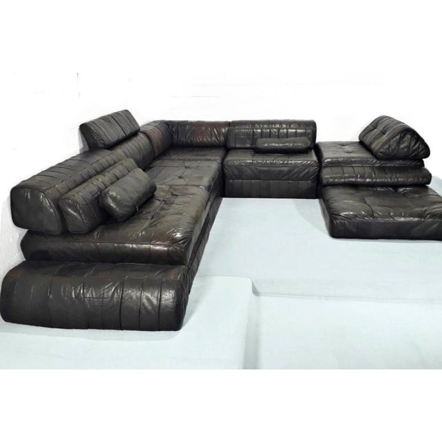 De Sede DS-88 modular leather sofa composed of 27 elements. Purchase documentation included. This piece has an attribution...