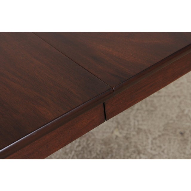 Henkel Harris Queen Anne Mahogany Dining Room Table For Sale In Philadelphia - Image 6 of 13