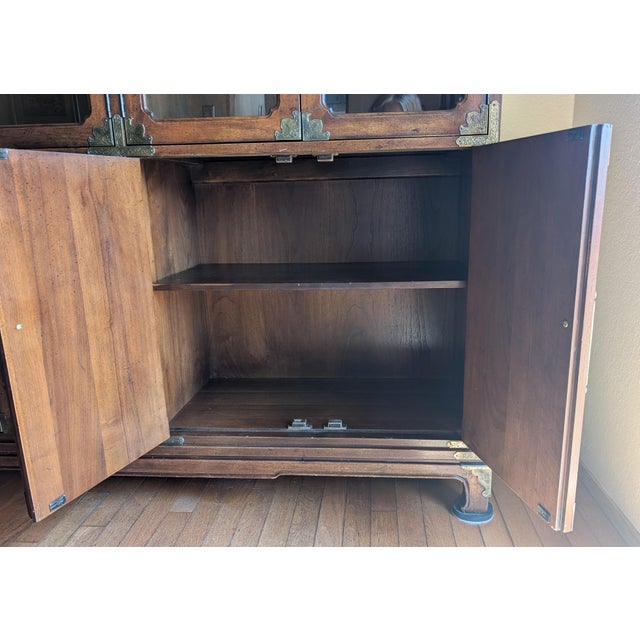 Vintage 1981 Henredon Asian Inspired China Cabinet For Sale - Image 9 of 18