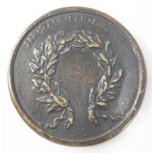 Metal 18th Century Italian Bronze Medal of Lorenzo Medici by Antonio Selvi For Sale - Image 7 of 10