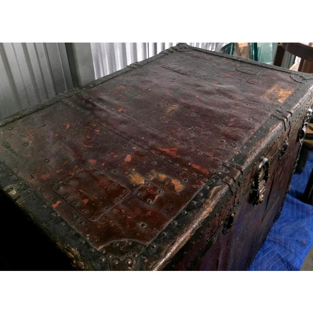 Antique 19th Century Leather [Exterior/Interior] Steamer Trunk For Sale - Image 4 of 8