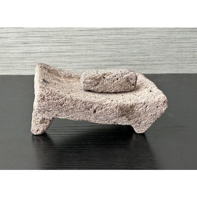 Traditional Pre-Columbian Costa Rican Metate and Mano Volcanic Rock Grinding Stone For Sale - Image 3 of 11