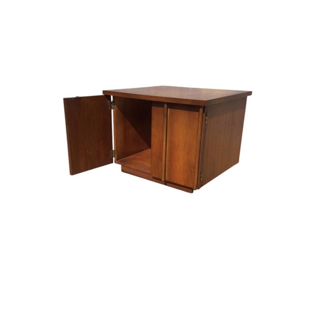 Mid-Century Modern Mid-Century Modern Walnut Square Side Table by Lane Furniture, 1965 For Sale - Image 3 of 12