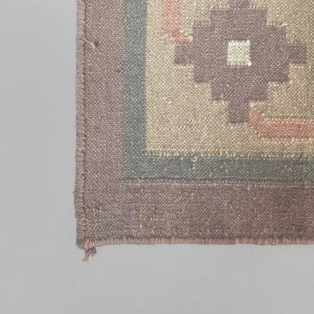 Italian Modern Short-Pile Rug with Geometric Pattern, 1980s For Sale - Image 10 of 15