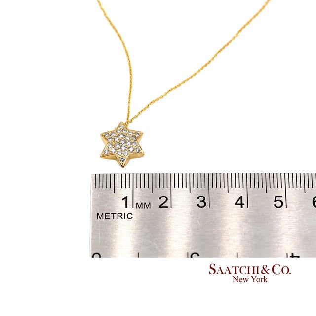 18k(750) Yellow Gold Natural Diamond Star Shape Pendant Necklace With Chain For Sale - Image 12 of 12