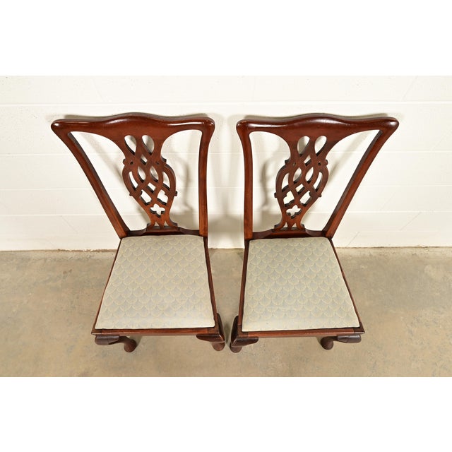 Mid 20th Century Henredon Style Georgian Carved Mahogany Side Chairs or Dining Chairs, Pair For Sale - Image 5 of 13