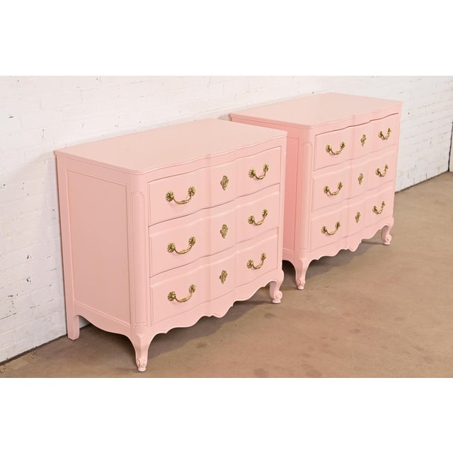 John Widdicomb John Widdicomb French Provincial Louis XV Pink Lacquered Commodes or Chests of Drawers, Newly Refinished For Sale - Image 4 of 14