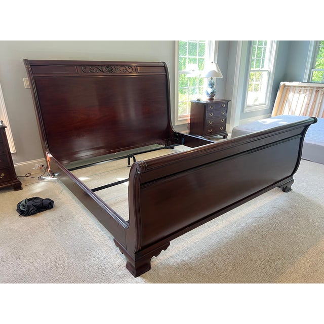 2000 - 2009 Henkel Harris 179 King Sleigh Bed in #29 Classic Henkel Mahogany For Sale - Image 5 of 6