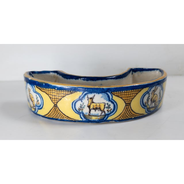 Mexican 20th Century Mediterranean Spanish or Mexican Talavera Faience Majolica Demilune Bowl For Sale - Image 3 of 11
