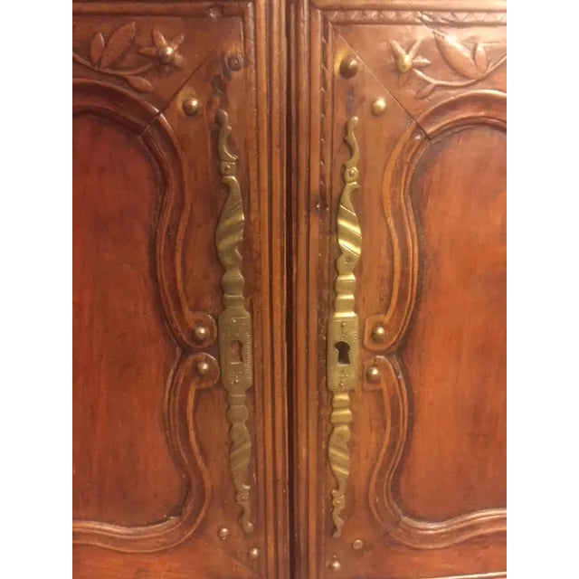 French 19th Century Hand Carved Walnut French Vaisselier For Sale - Image 3 of 13