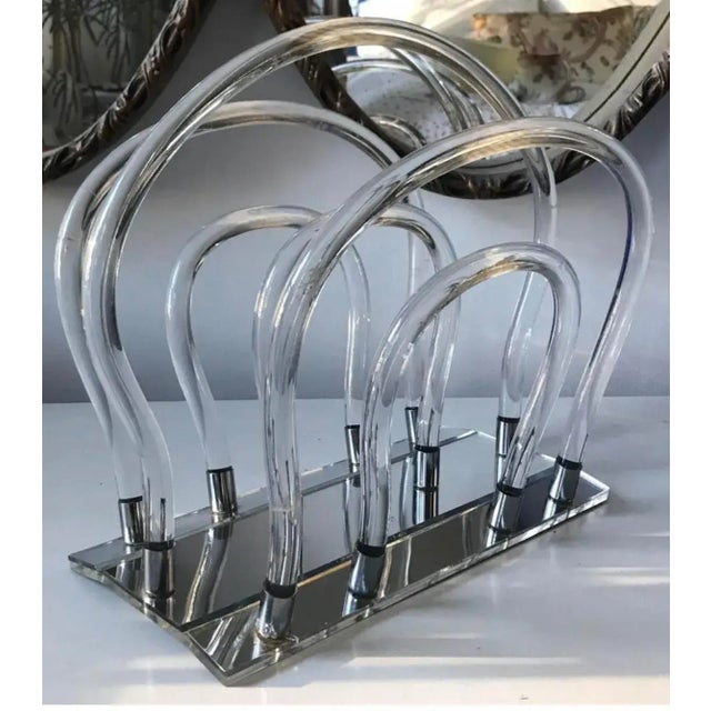 This magazine rack or desk organizer provides a stylish way to display your magazines or mail.