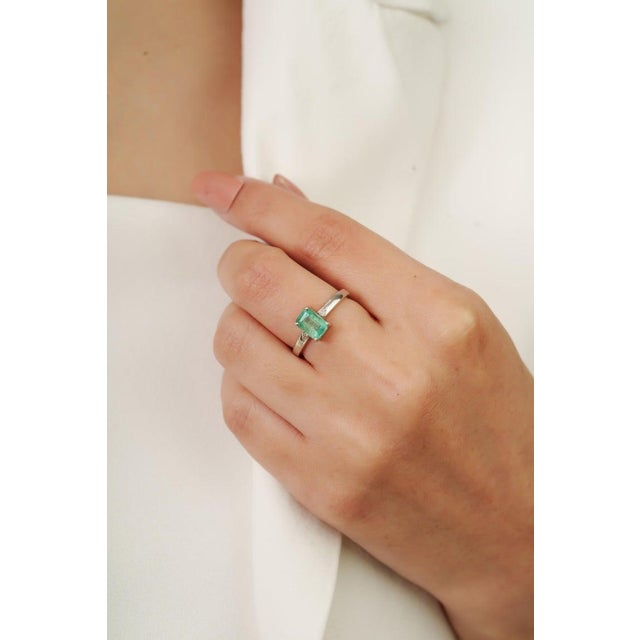 Green Natural Emerald and Diamond Engagement Ring in 925 Silver - Size 7 For Sale - Image 8 of 11