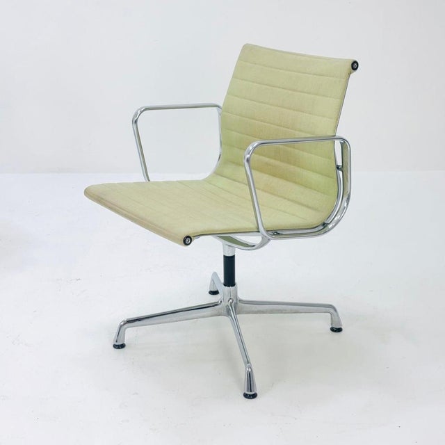 Swivel Office Armchair by Charles & Ray Eames for Herman Miller, 1970s For Sale - Image 4 of 11