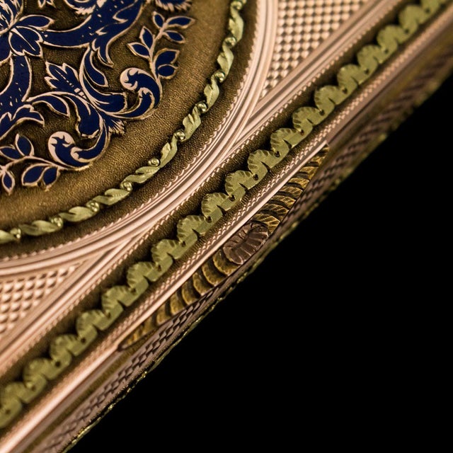 Antique 19th Century French 18k Two-Colour Gold & Enamel Snuff Box, 1840s For Sale - Image 10 of 13
